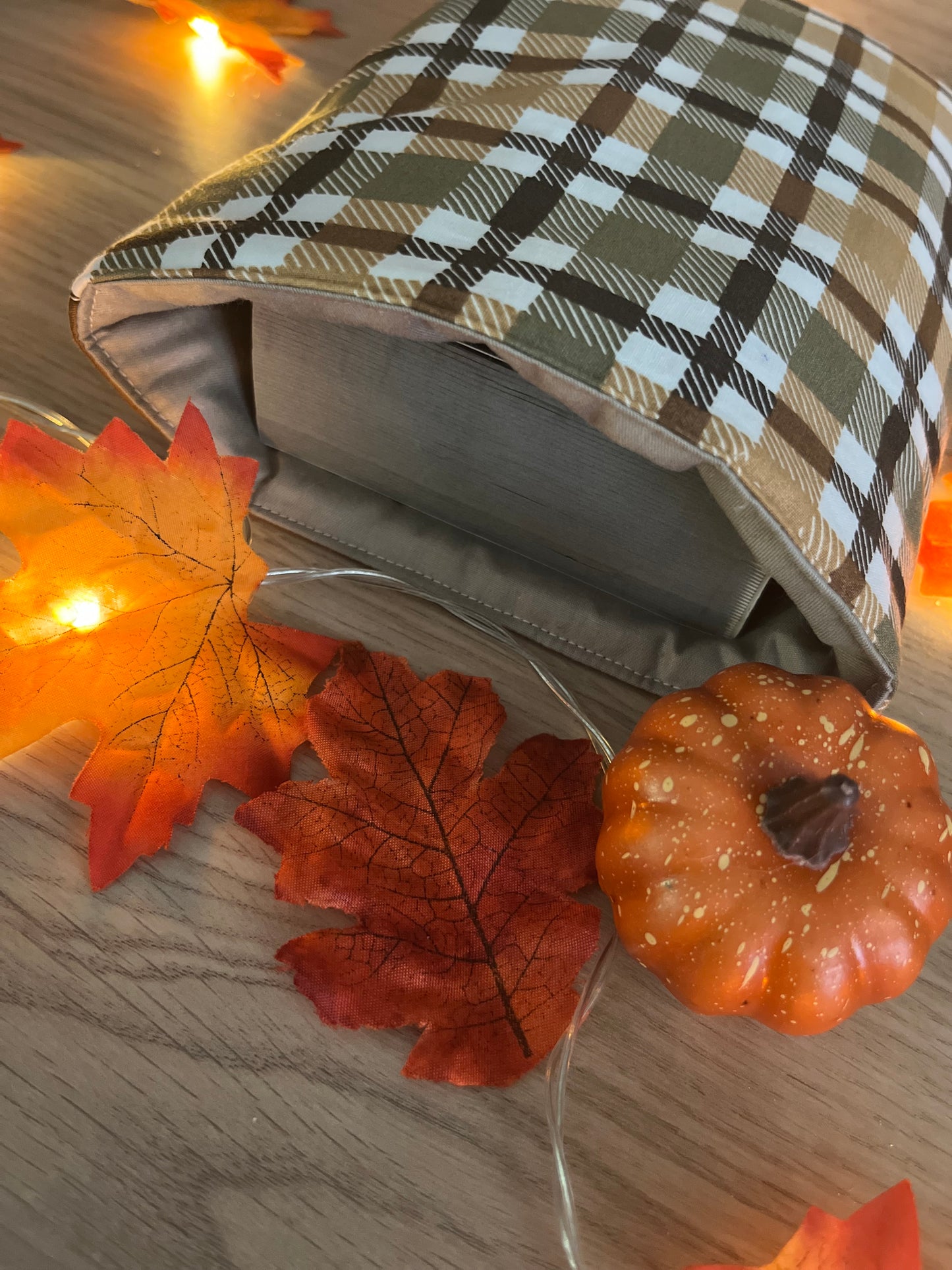 Protège livre poche La saison des carreau