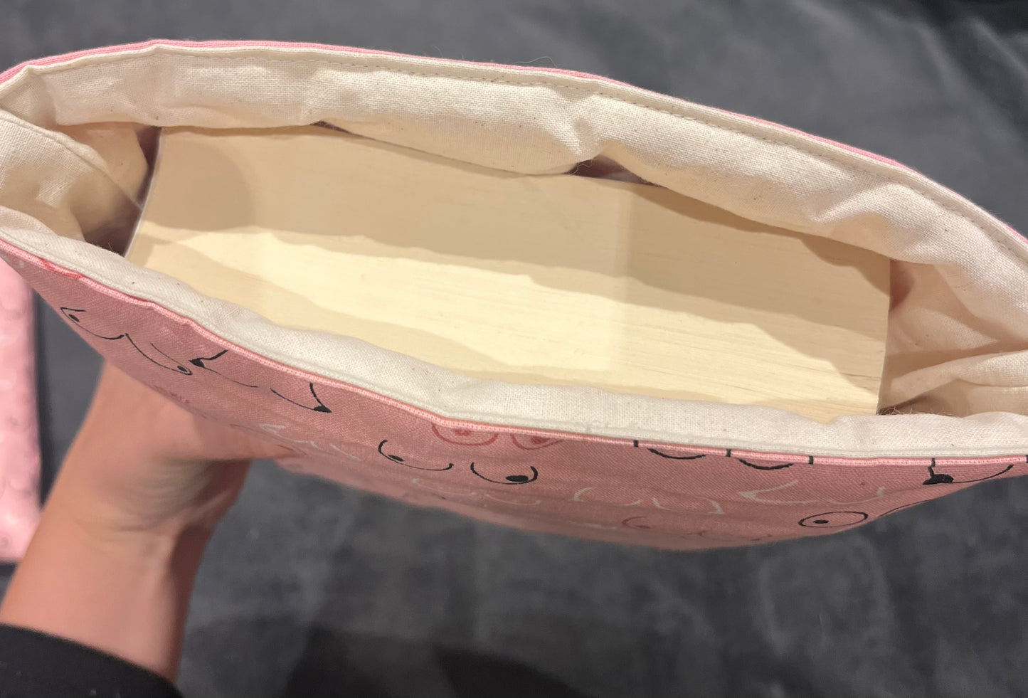 Protège livre Broché Boobs