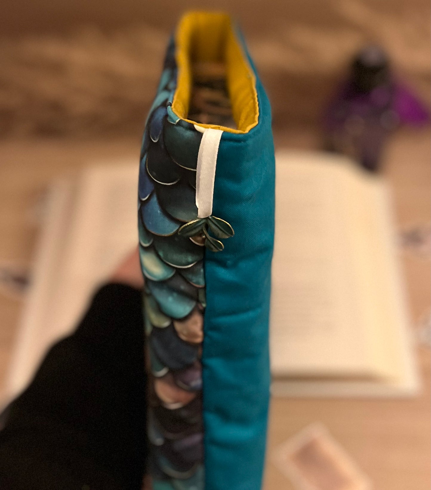 Protège livre « Écaille de dragon »
