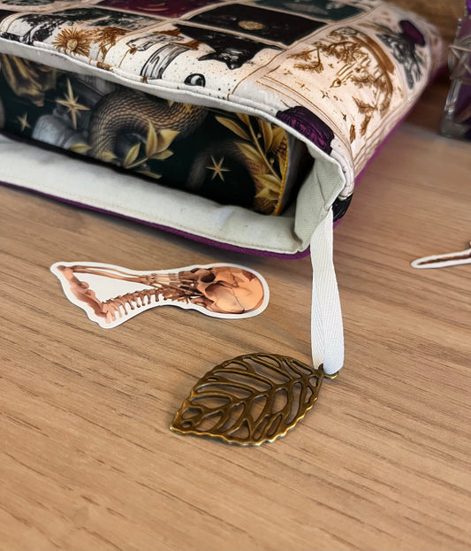 Protège livre « Salem »