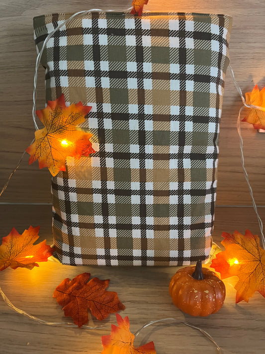 protège livre broché La saison des carreaux