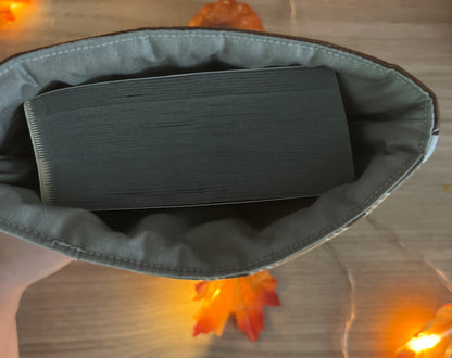 Protège livre poche La saison des carreau